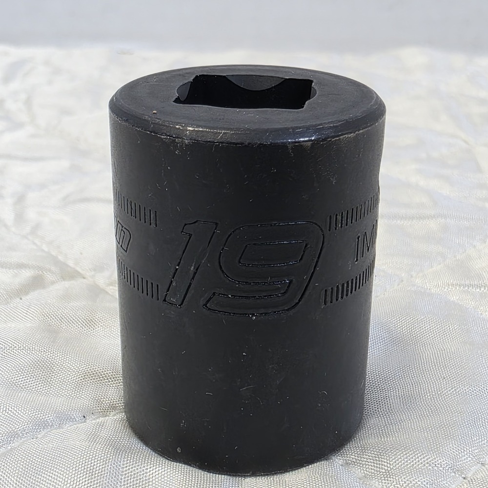 New Snap-On IMMI90 19mm Flank Drive Shallow Impact Socket‎ 1/2" Drive 6 Point - Picture 2 of 5